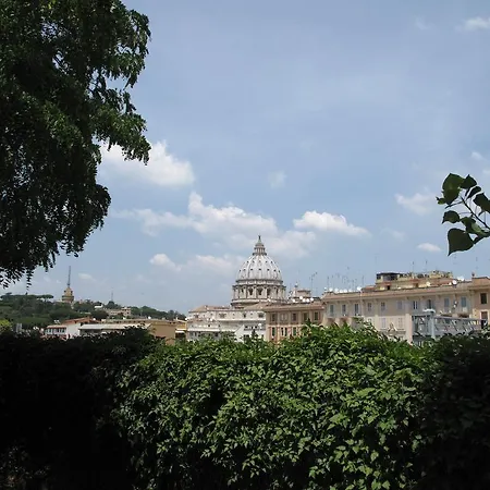 Ferrari Al Vaticano * Řím